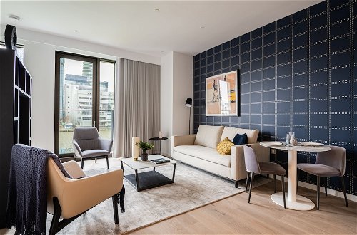 Foto 1 - Stylish Studio Apartment With River Views in Londons Bustling Docklands