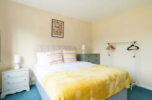 Photo 1 - Modern 2 Bedroom Apartment in Stockwell