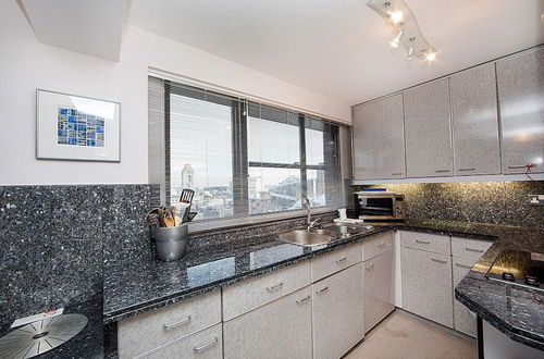 Photo 4 - One Bedroom Apartment With Great Views Close to Covent Garden