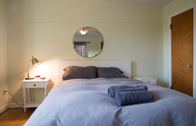 Two Bedroom West Stadium Bungalow - Unit 522 - Photo 4