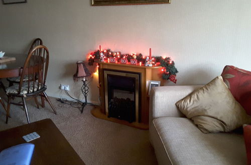 Photo 17 - 2 Bed Apartment 2 Mins Walk Away From the Beach