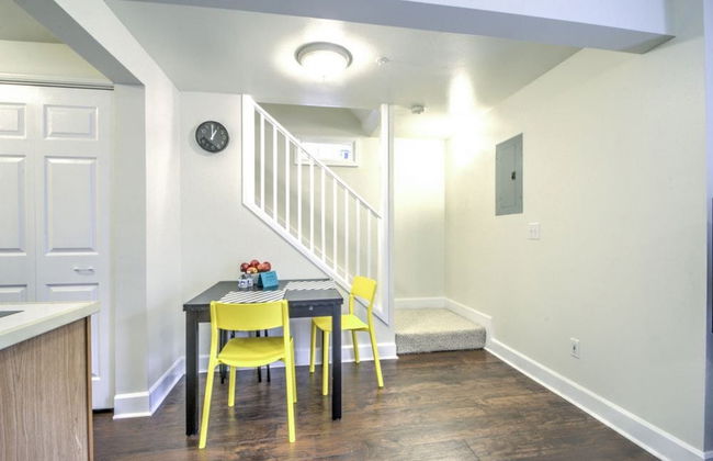 Hosteeva Capitol Hill Condos - Photo 9