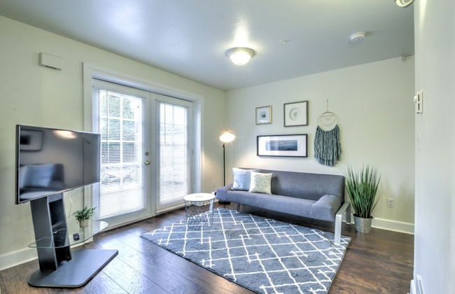 Hosteeva Capitol Hill Condos - Photo 24