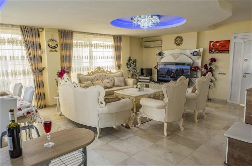 Foto 6 - Splendid Villa With Private Pool in Antalya