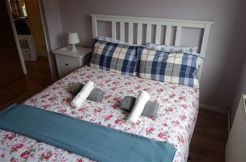 Foto 4 - NEW Cosy 2 Bedroom Flat on Englefield Green