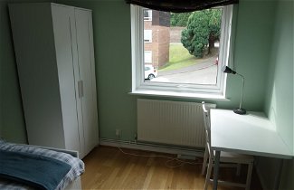Photo 2 - NEW Cosy 2 Bedroom Flat on Englefield Green