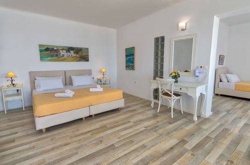 Photo 4 - With-inn Mykonos Suites