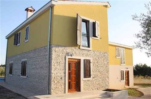 Photo 14 - Plush Holiday Home in Novigrad With Patio