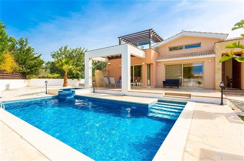 Photo 17 - Villa Thalassa Large Private Pool Walk to Beach A C Wifi Car Not Required - 2346