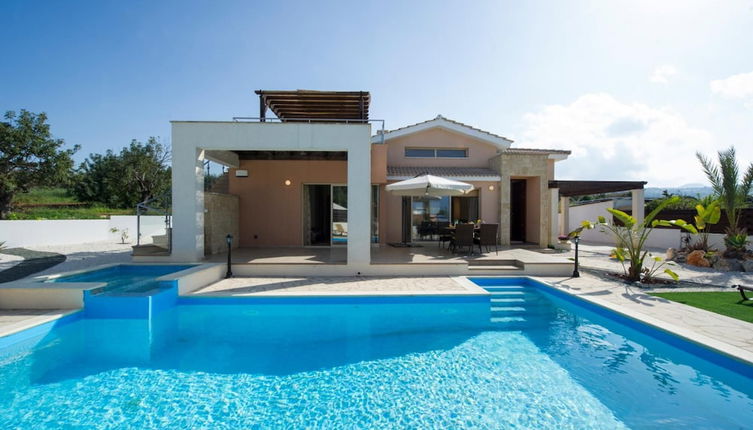 Foto 1 - Villa Thalassa Large Private Pool Walk to Beach A C Wifi Car Not Required - 2346