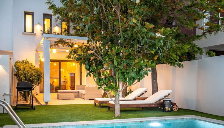 Photo 1 - Romantic homely Villa Aura w pool