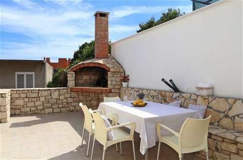 Photo 20 - Charming Holiday Home in Cara With Pool