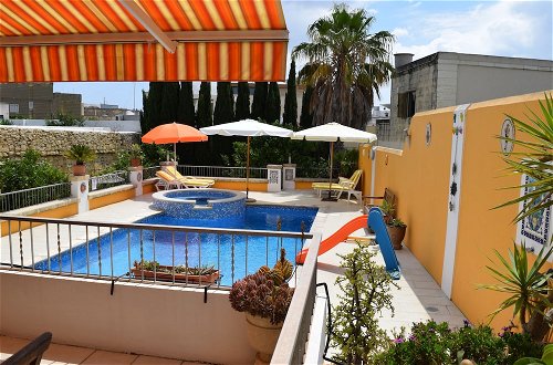 Photo 1 - Central villa apartment pool & parking