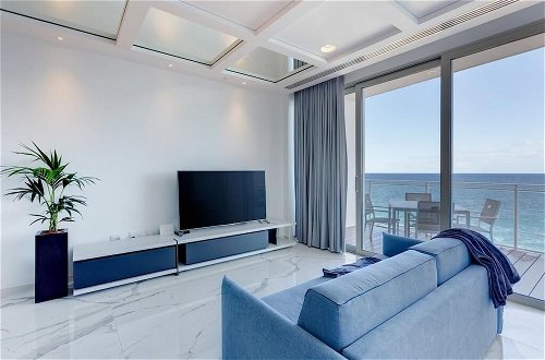 Foto 2 - Stunning Apt Sea Views in Tigne Point, With Pool