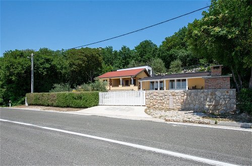 Foto 17 - Soothing Holiday Home in Starigrad near Sea