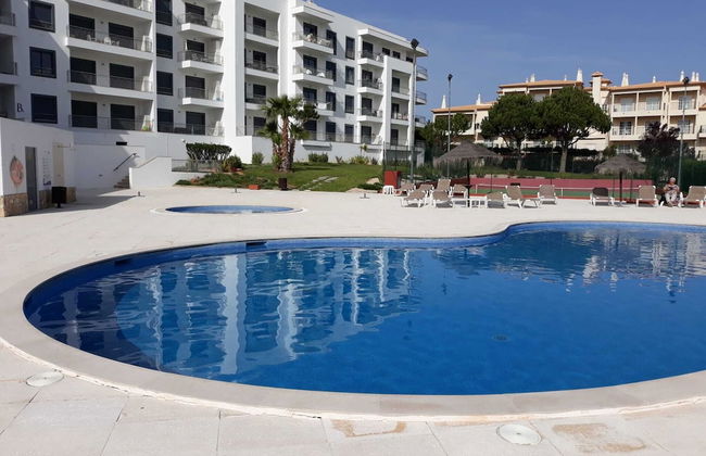 Remarkable 1-bed Apartment in Olhos de Água - Foto 10