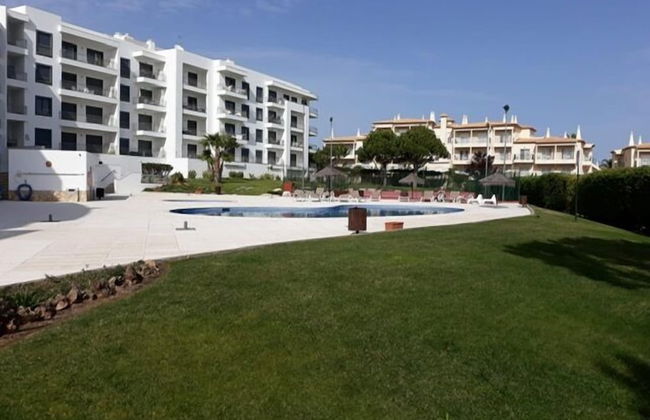 Remarkable 1-bed Apartment in Olhos de Água - Foto 18