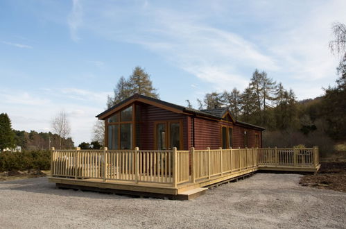 Photo 32 - 2-bed Cottage With Hot Tub at Loch Achilty, Nc500