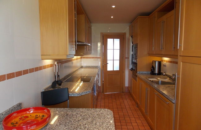 Beach Side Apartment - Photo 5