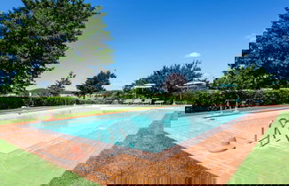 Foto 1 - Scenic Apartment in Casole D'elsa With Pool
