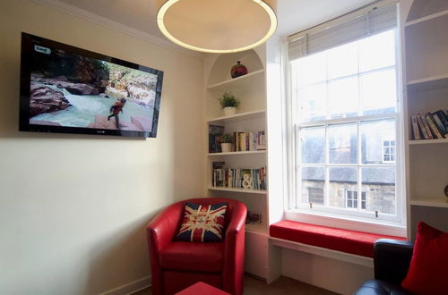 Photo 14 - Perfect Location - Stylish 2bd Rose St Apartment