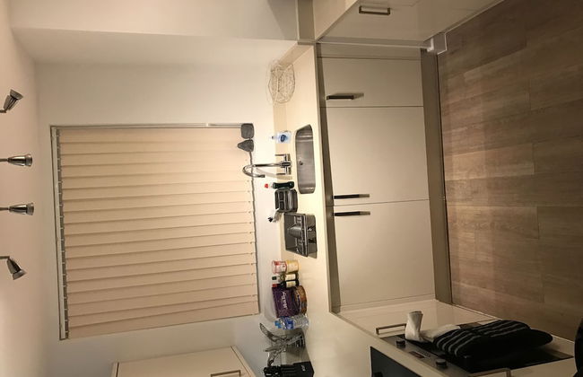 Town Apartment - Photo 11