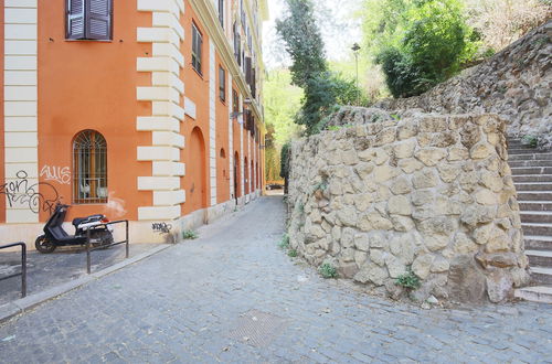 Photo 27 - Quiet and Cozy Trastevere Hideaway