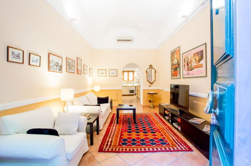 Photo 2 - Quiet and Cozy Trastevere Hideaway