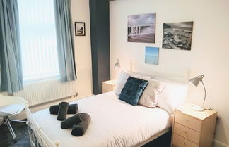 Photo 3 - Modern Comfy 2-bedroom Flat in St Helens