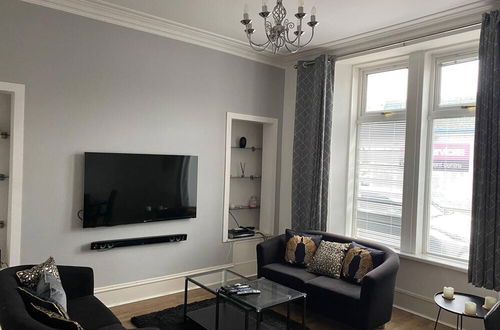 Photo 10 - Stunning 1-bed Apartment in Aberdeen City Centre