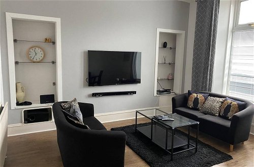 Photo 16 - Stunning 1-bed Apartment in Aberdeen City Centre