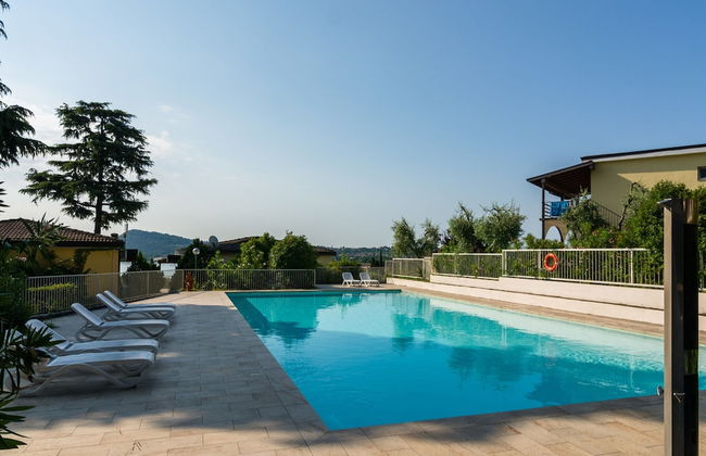 Mansion by Lake Garda With Pools & Olive Trees - Foto 12