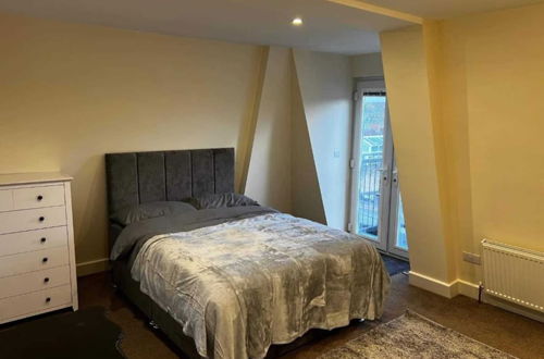 Foto 6 - Cosy 3 Bedroom Apartment Next to the Emirates