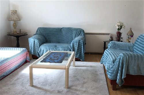 Photo 2 - 2 Bed Apartment in Basingstoke
