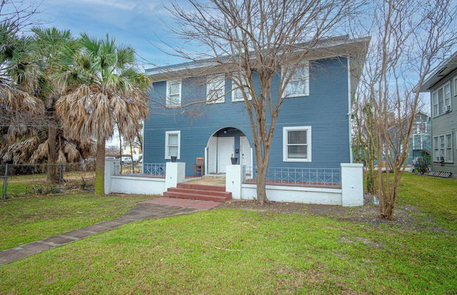 Impressive Cozy Historic 3BR Apt 101 Near Downtown - Photo 19