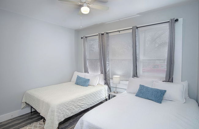 Impressive Cozy Historic 3BR Apt 101 Near Downtown - Photo 2