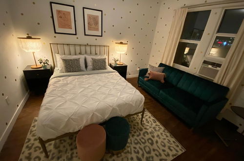 Photo 1 - Gorgeous Studio in Beverly Boulevard! Sleeps 4