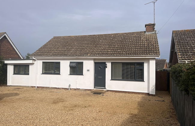 Pet-friendly - 2 Bedrooms Bungalow hot tub Parking - Foto 32