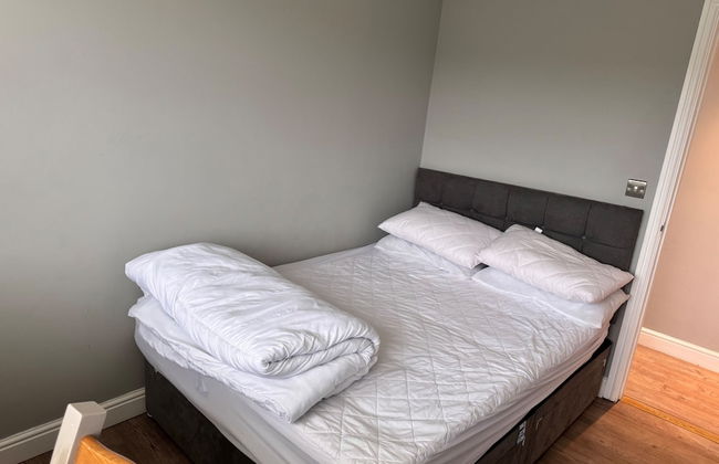 Pet-friendly - 2 Bedrooms Bungalow hot tub Parking - Foto 2