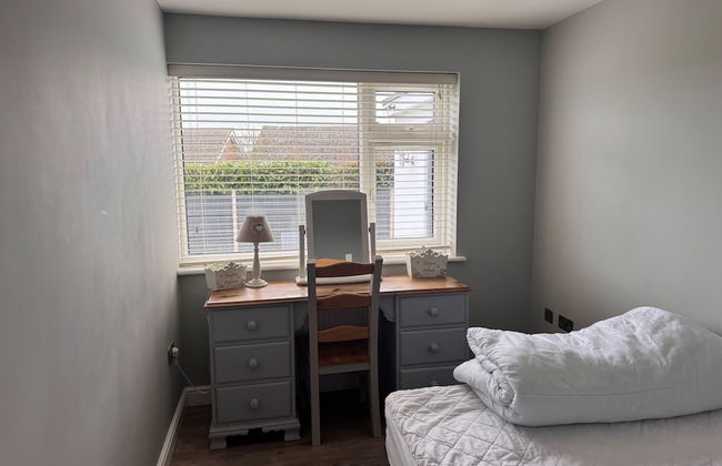 Pet-friendly - 2 Bedrooms Bungalow hot tub Parking - Foto 3