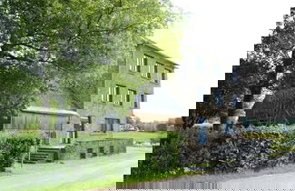 Foto 1 - Grand Villa With Bubble Bath