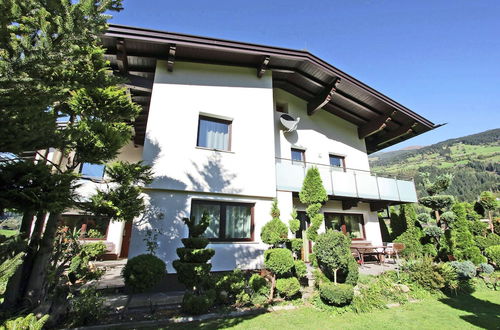 Photo 14 - Apartment in Aschau im Zillertal With Balcony