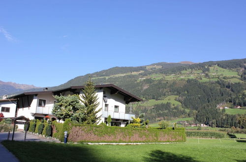 Photo 22 - Cozy Apartment in Aschau im Zillertal near Ski Lift