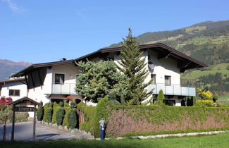 Foto 1 - Cozy Apartment in Aschau im Zillertal near Ski Lift