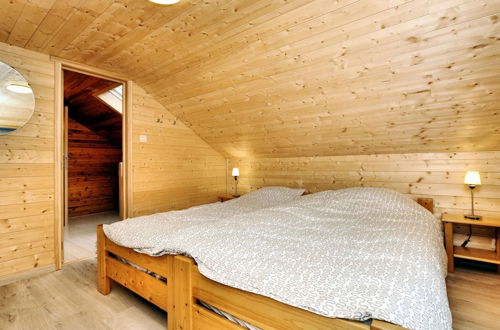 Photo 15 - Cozy & Luxurious Chalet with Sauna, Hot Tub, Large Garden, Covered Terrace