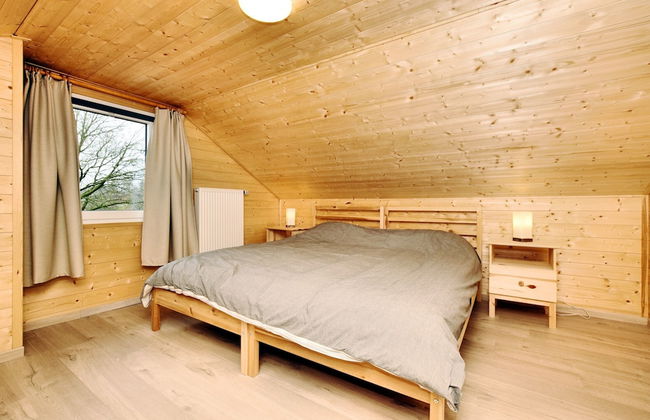 Cozy & Luxurious Chalet with Sauna, Hot Tub, Large Garden, Covered Terrace - Photo 8