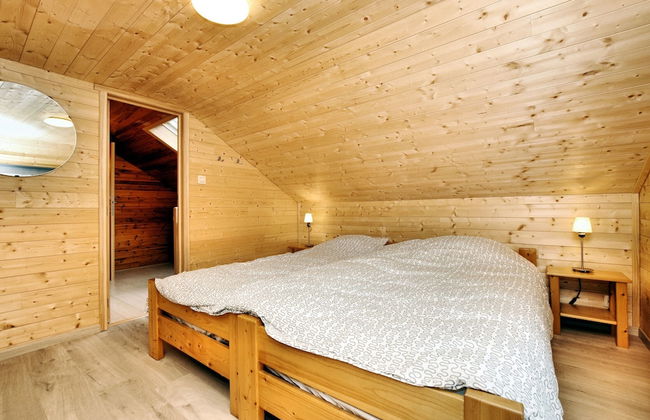 Cozy & Luxurious Chalet with Sauna, Hot Tub, Large Garden, Covered Terrace - Photo 6