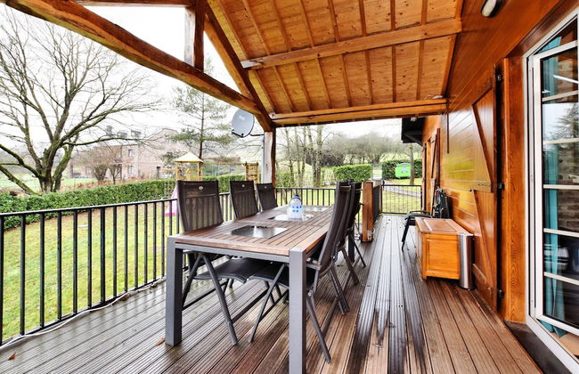 Cozy & Luxurious Chalet with Sauna, Hot Tub, Large Garden, Covered Terrace - Photo 16