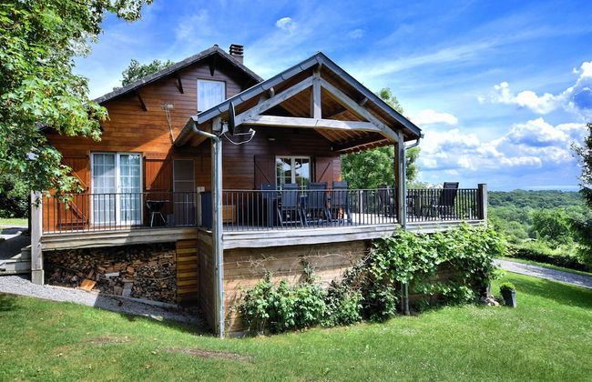Cozy & Luxurious Chalet with Sauna, Hot Tub, Large Garden, Covered Terrace - Photo 1