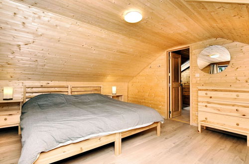 Photo 2 - Cozy & Luxurious Chalet with Sauna, Hot Tub, Large Garden, Covered Terrace